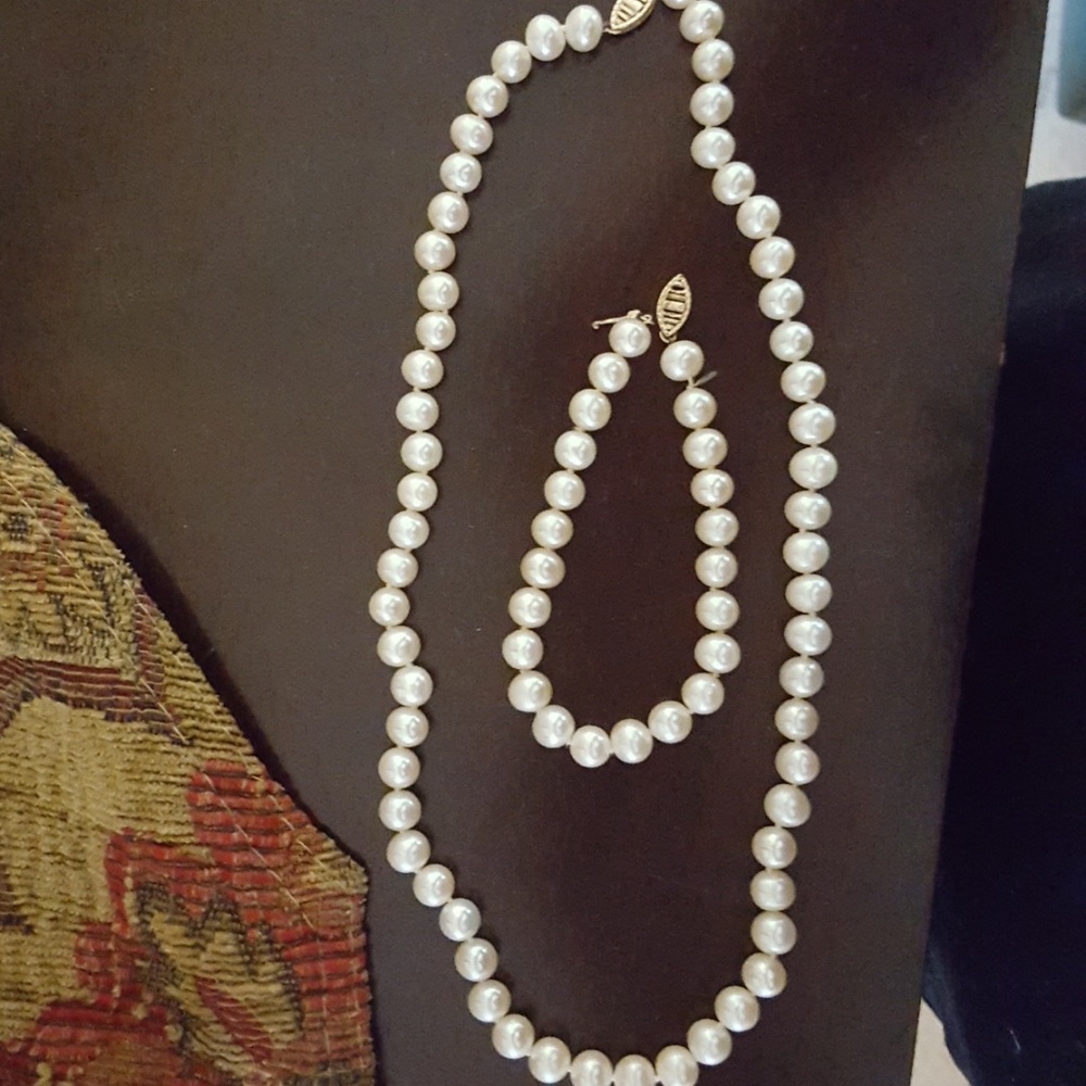 Necklace w/ bracelet